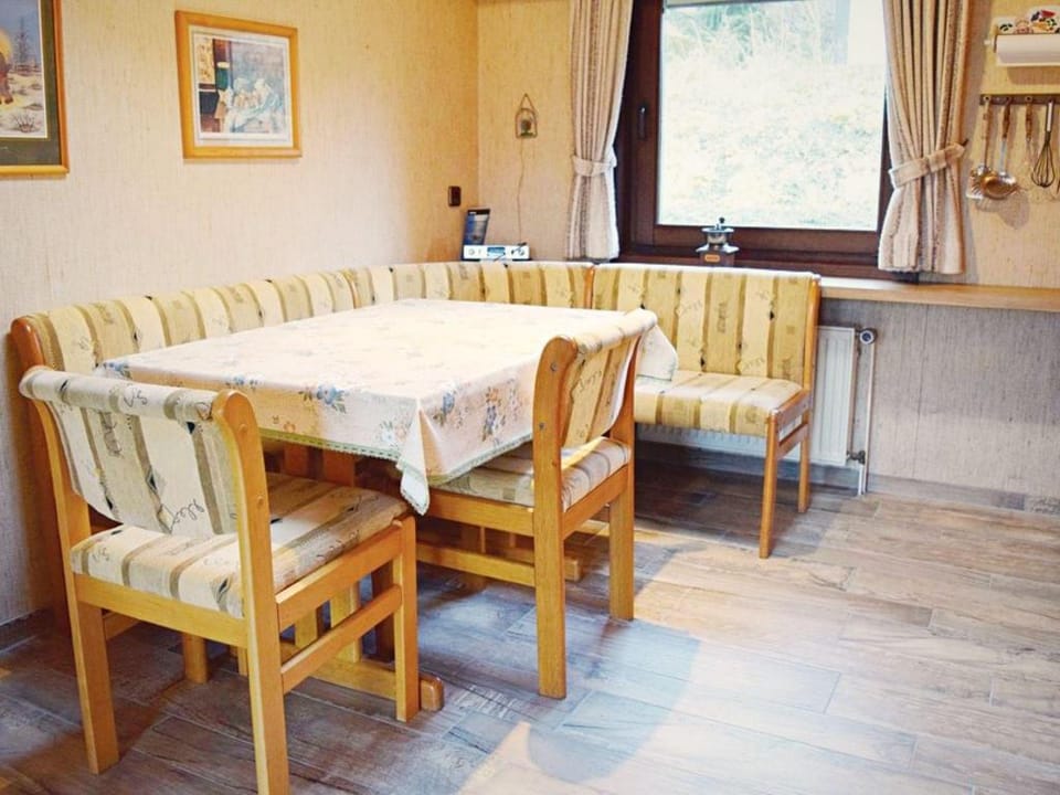 Furnished Bungalow With Peaceful Neighbourhood Vacation rental in Hochsauerlandkreis