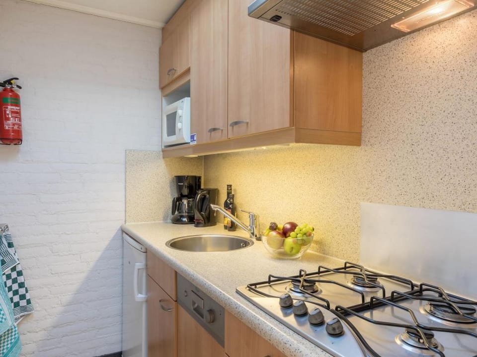 Bungalow in Netherlands with Bubble Bath Vacation rental in Arcen