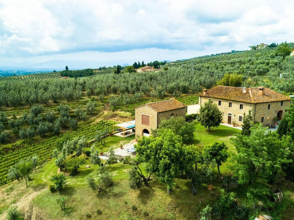 Farmhouse in Vinci with Pool and Tuscan Views Vacation rental in Emilia-Romagna