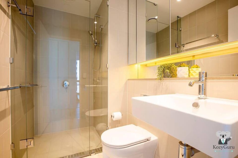 DOCKLANDS 1 Bedroom WATERVIEW by KOZYGURU Apartment in Melbourne