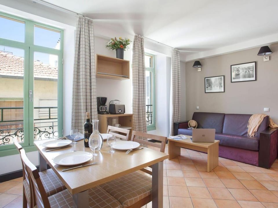 Apartment in Nice in Former Hotel Apartment in Nice