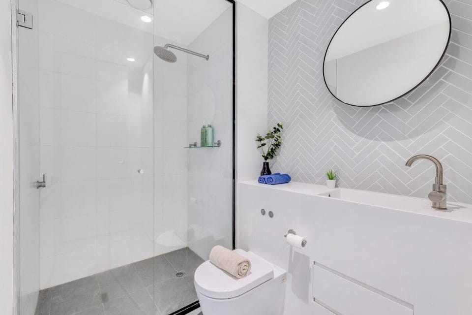 Melbourne City EQ Tower 1 Bedroom APT by KozyGuru Apartment in Melbourne