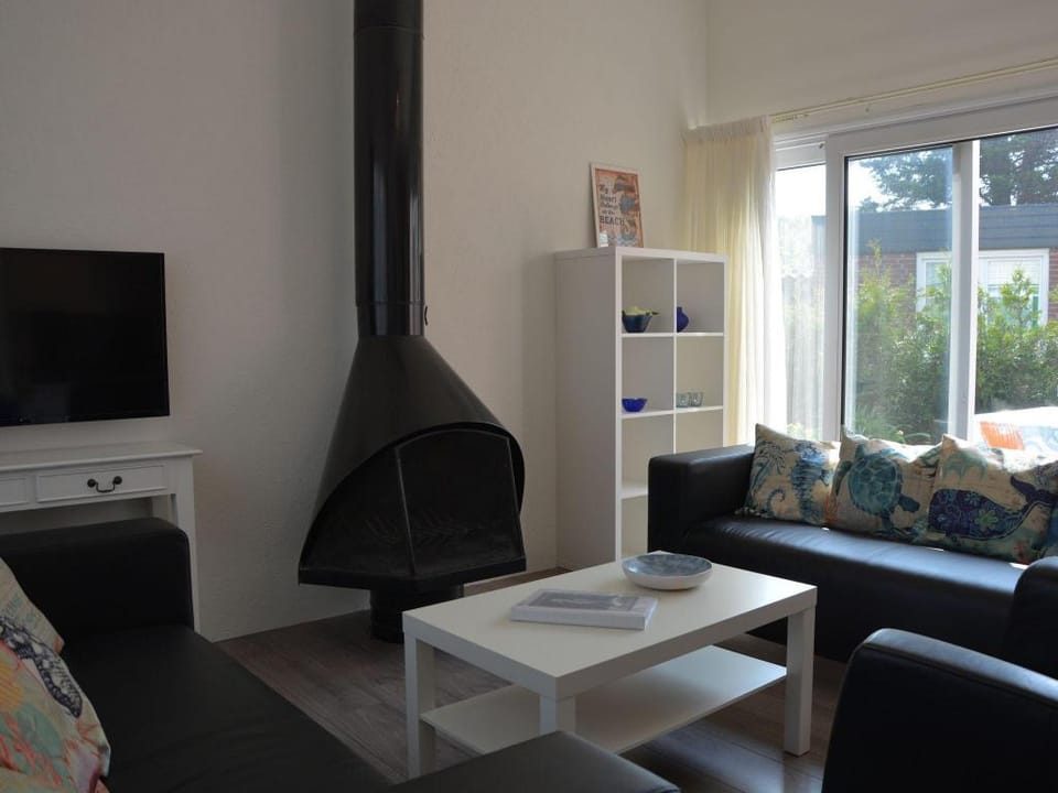 Bungalow in Noordwijk near Lake  Beach Vacation rental in Noordwijkerhout