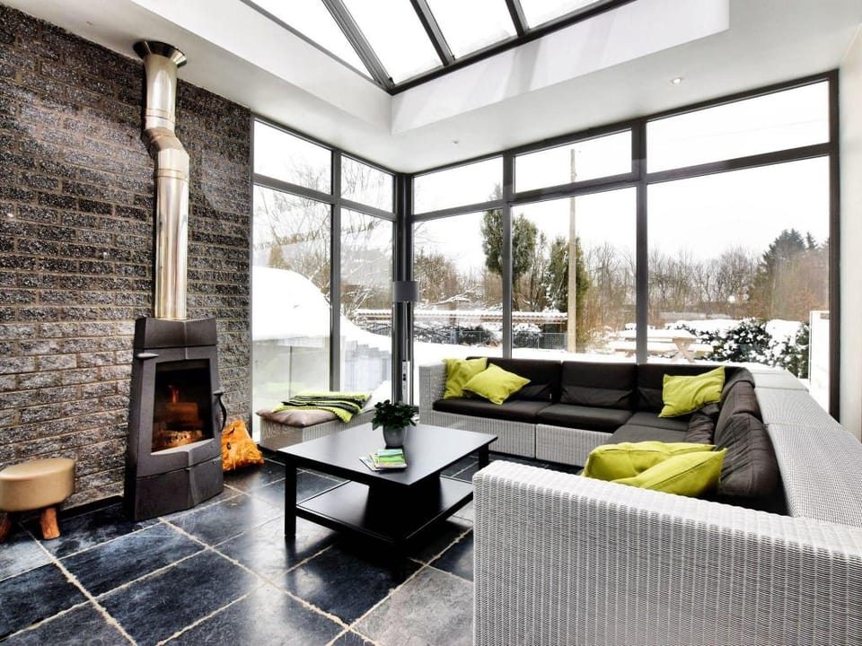 Luxurious Holiday Home in Courtil with bubble bath Vacation rental in Wallonia, Belgium