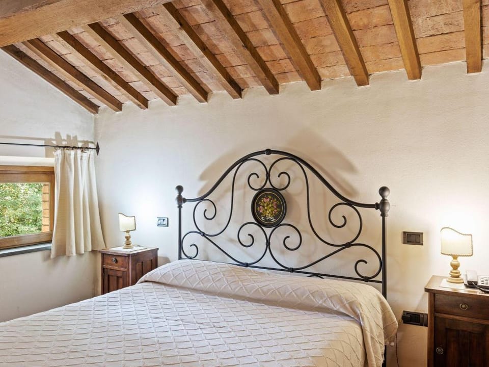 House in Umbria with Pool  Garden Views Apartment in Perugia