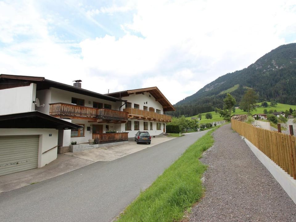 Apartment in Brixen near Ski Bus Apartment in Salzburgerland