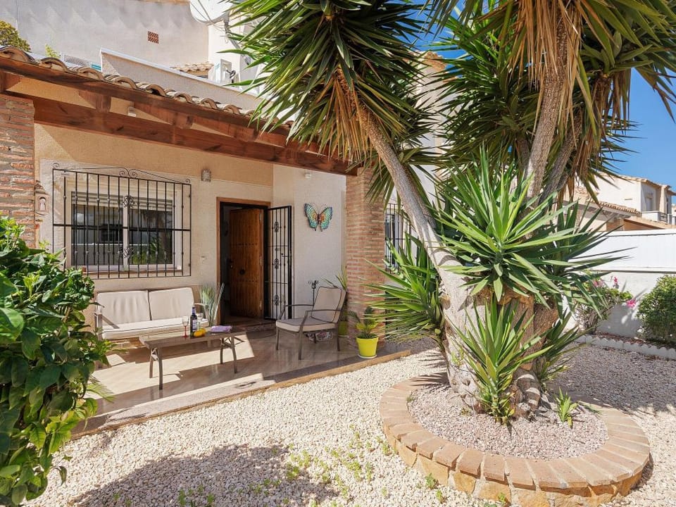 Modern Garden Home, Algorfa Vacation rental in Vega Baja del Segura