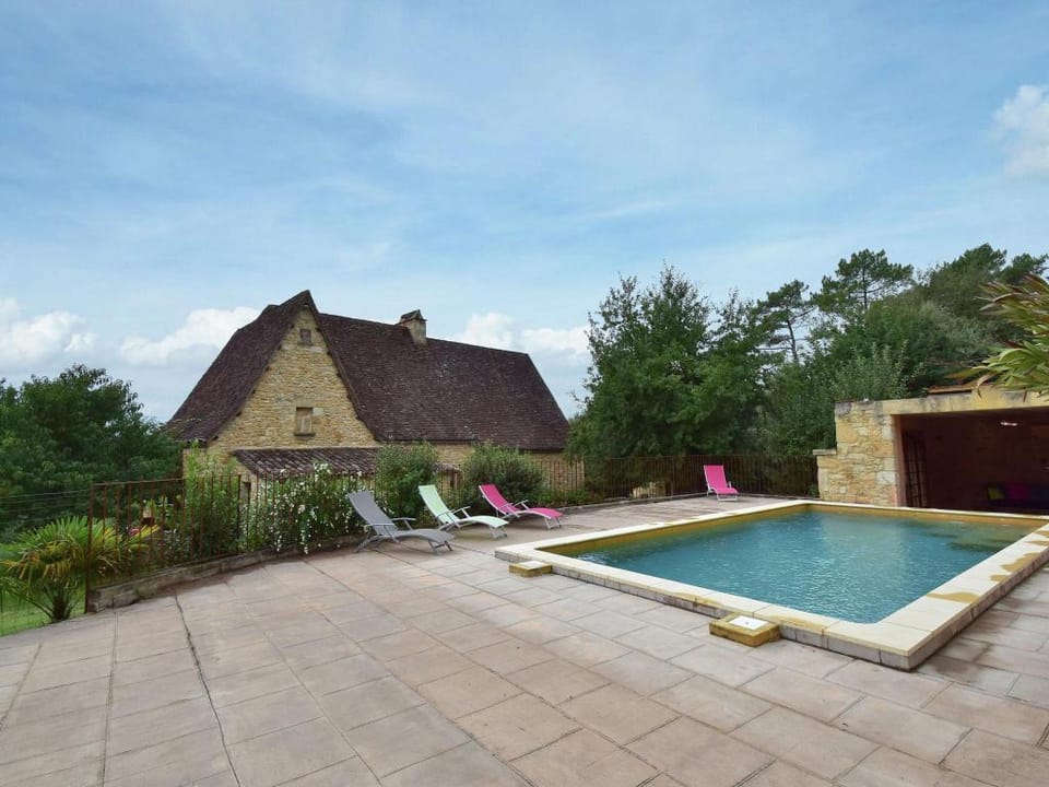 Luxurious Holiday Home in Domme with Swimming Pool Vacation rental in Occitanie