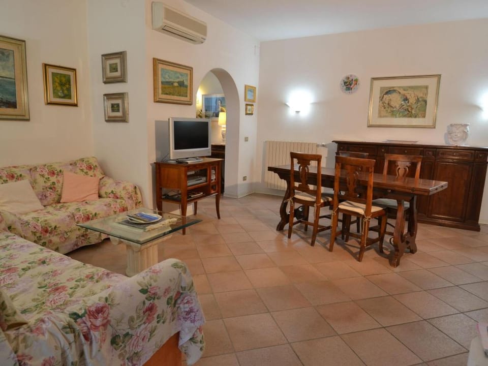 Tuscan Villa with Sea Views Vacation rental in Tuscany