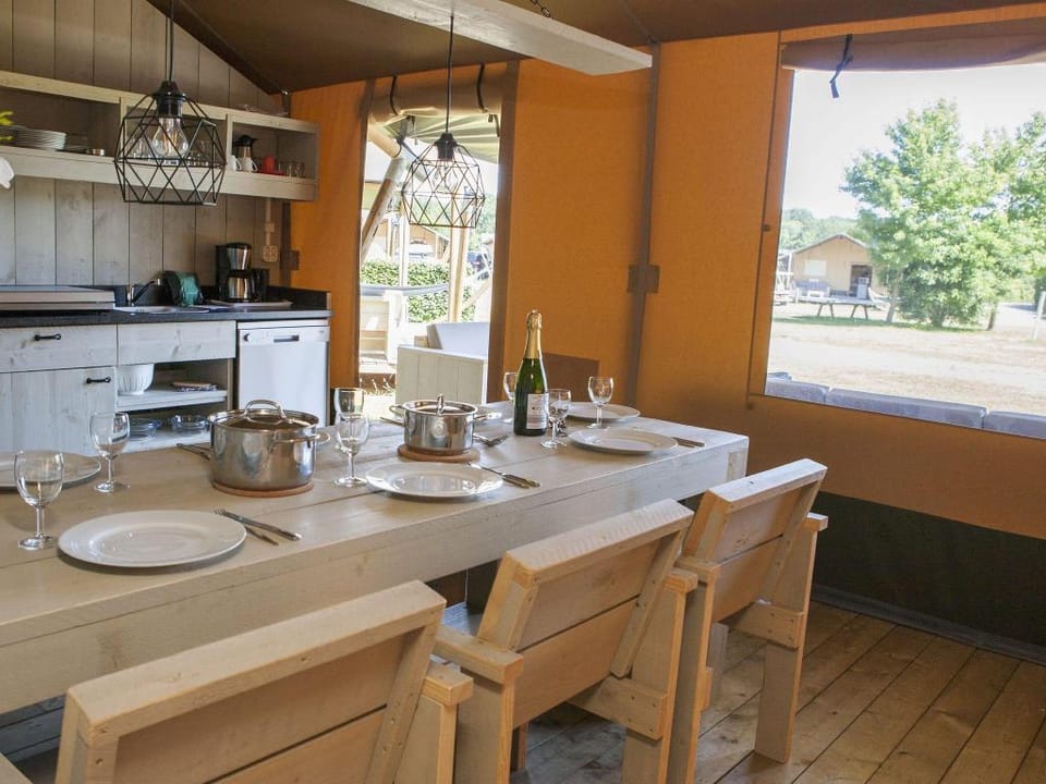 Safari Tent in Nature with Private Facilities Luxury tent in Gelderland, Netherlands