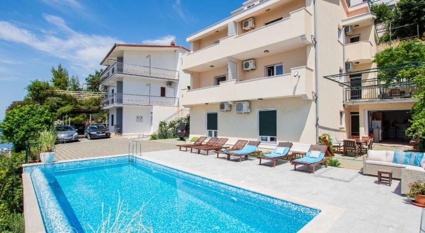 Cozy Seaside Apartment Celina Apartment in Split-Dalmatia County