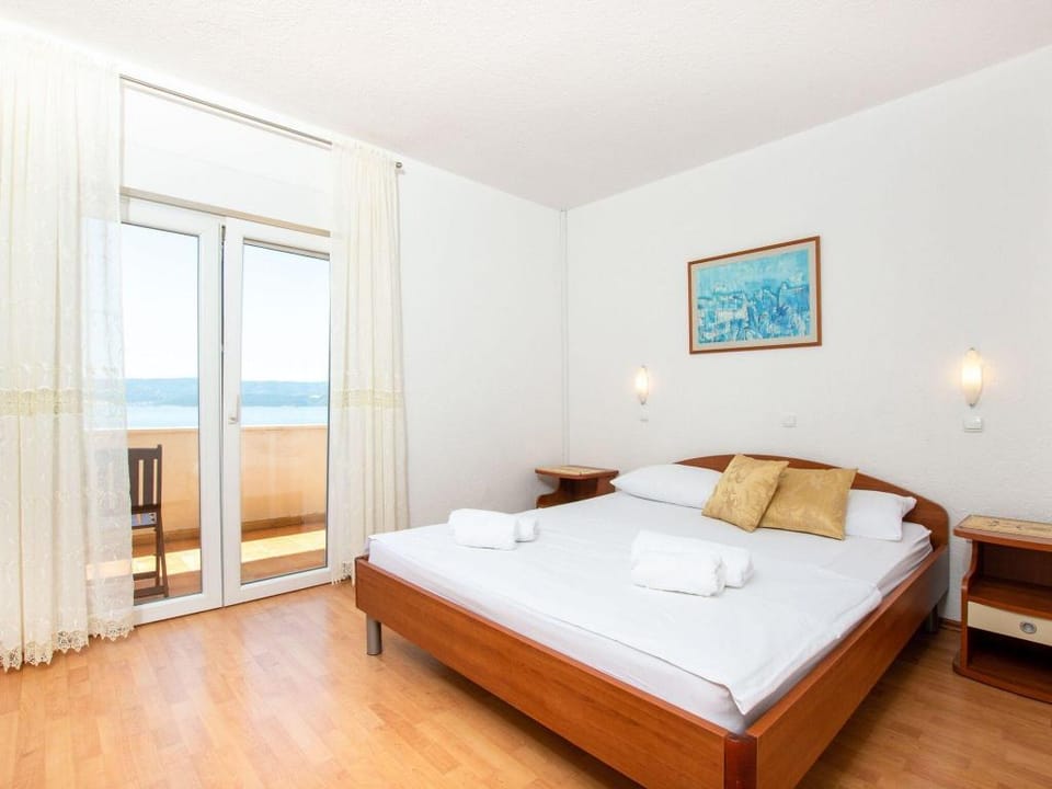 Cozy Seaside Apartment Celina Apartment in Split-Dalmatia County