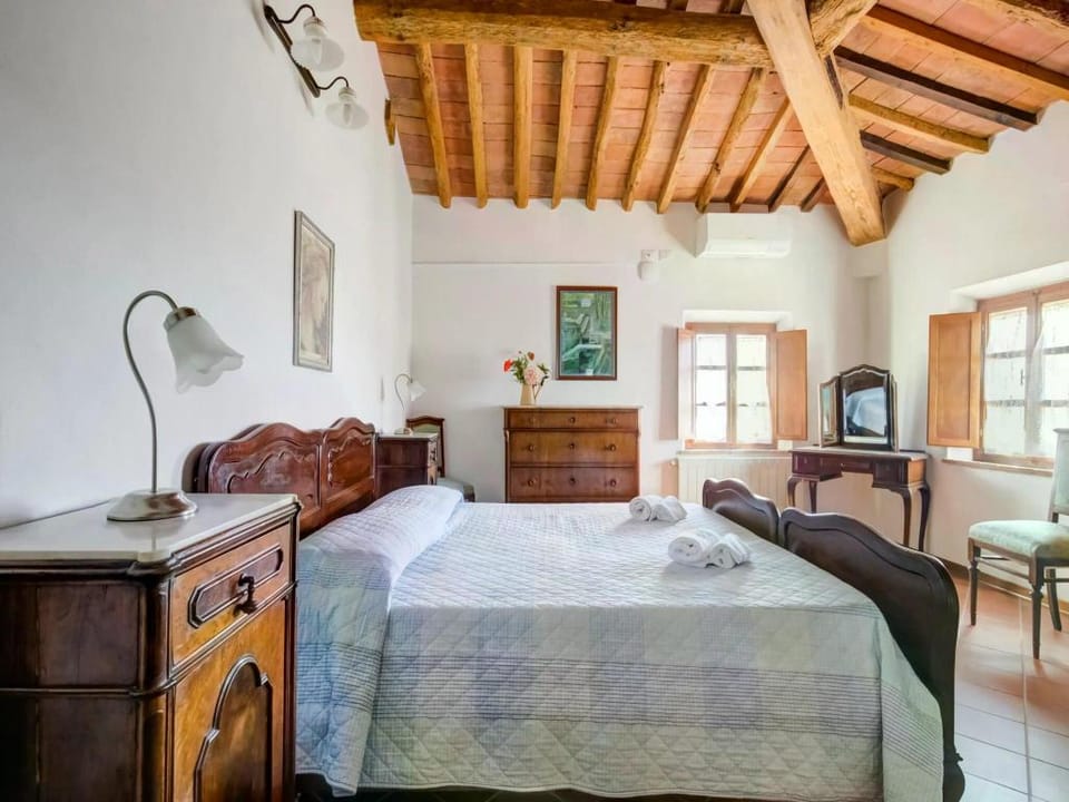 Apartment in Peccioli with Pool and Wine Tasting Vacation rental in Tuscany