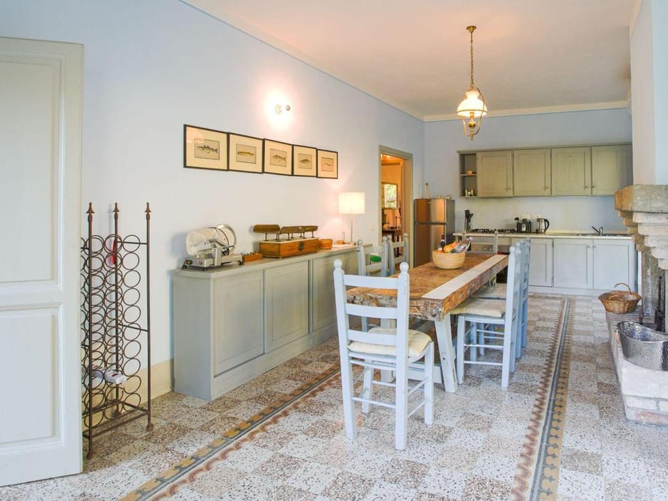 Villa in Orvieto with Infinity Pool  Views Villa in Umbria