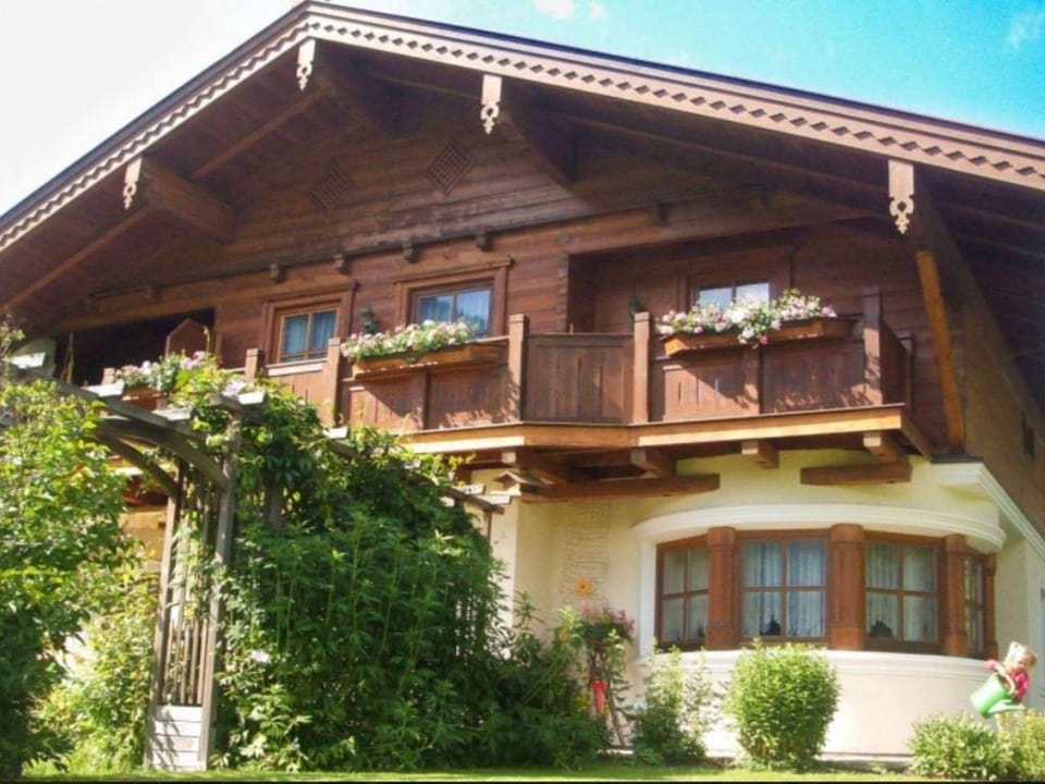 Cozy holiday apartment close to the slopes Apartment in Salzburgerland