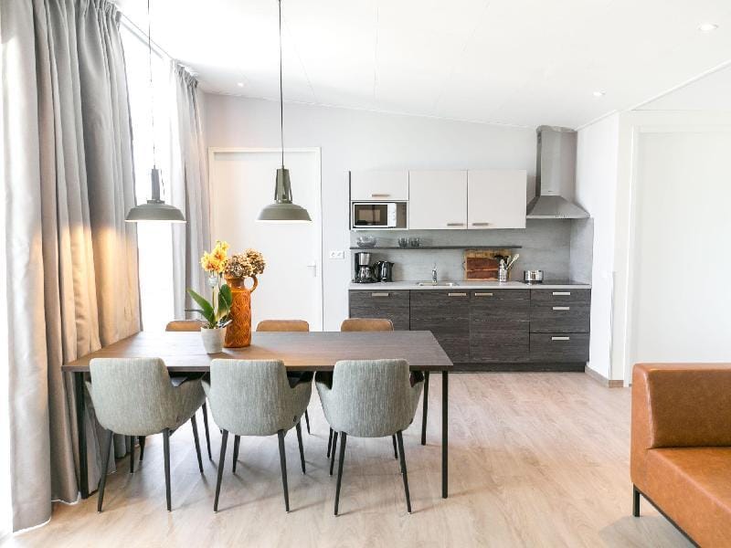 Bungalow in Netherlands with Garden Terrace Vacation rental in s-Gravenzande