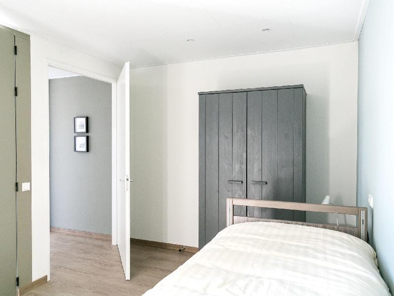 Bungalow in Netherlands with Garden Terrace Vacation rental in s-Gravenzande