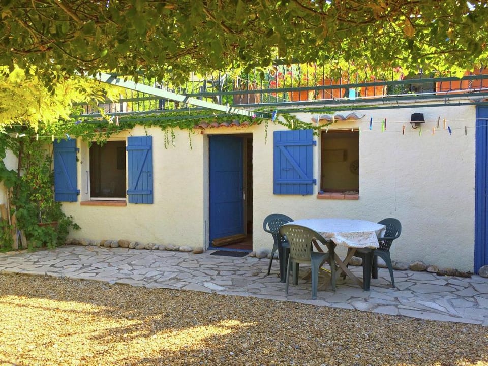 Amazing home in Montagnac Montpézat w/  Vacation rental in French Riviera