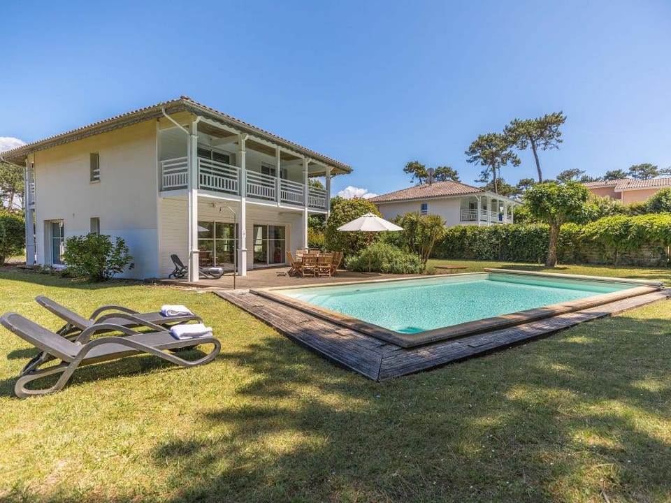 Villa w Private Pool Near Beach Villa in Moliets-et-Maa