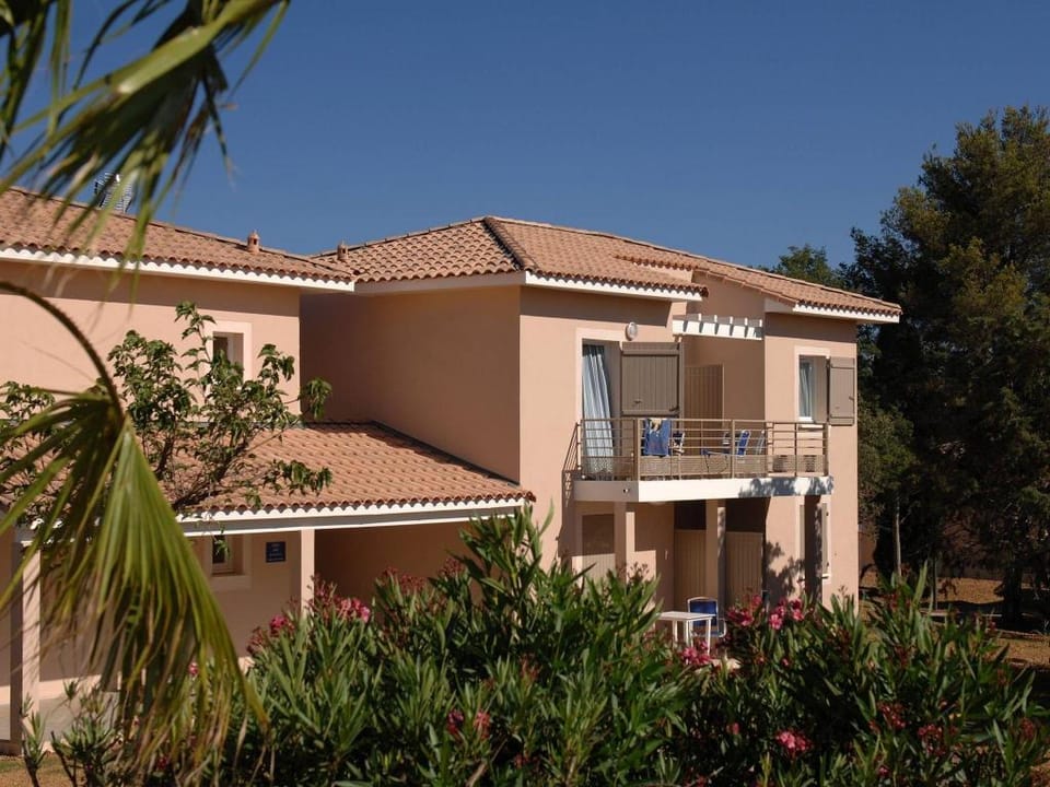 Sunny Retreat with Pool Apartment in La Londe-les-Maures