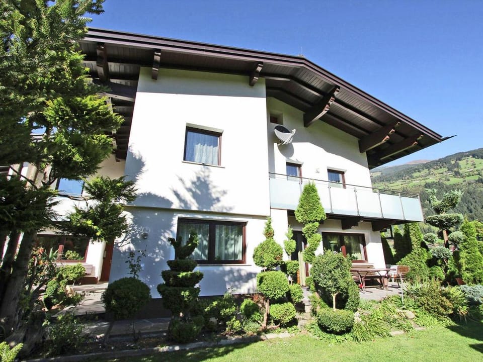 Chalet in Aschau near Ski Bus  Zillertal Slopes Apartment in Tyrol