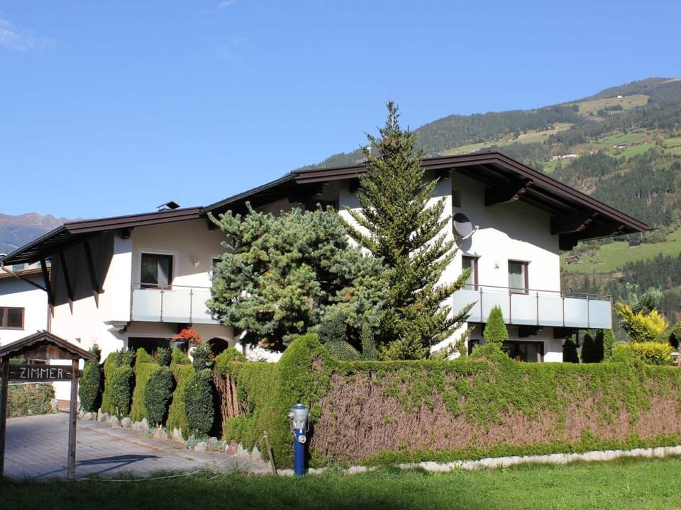 Chalet in Aschau near Ski Bus  Zillertal Slopes Apartment in Tyrol