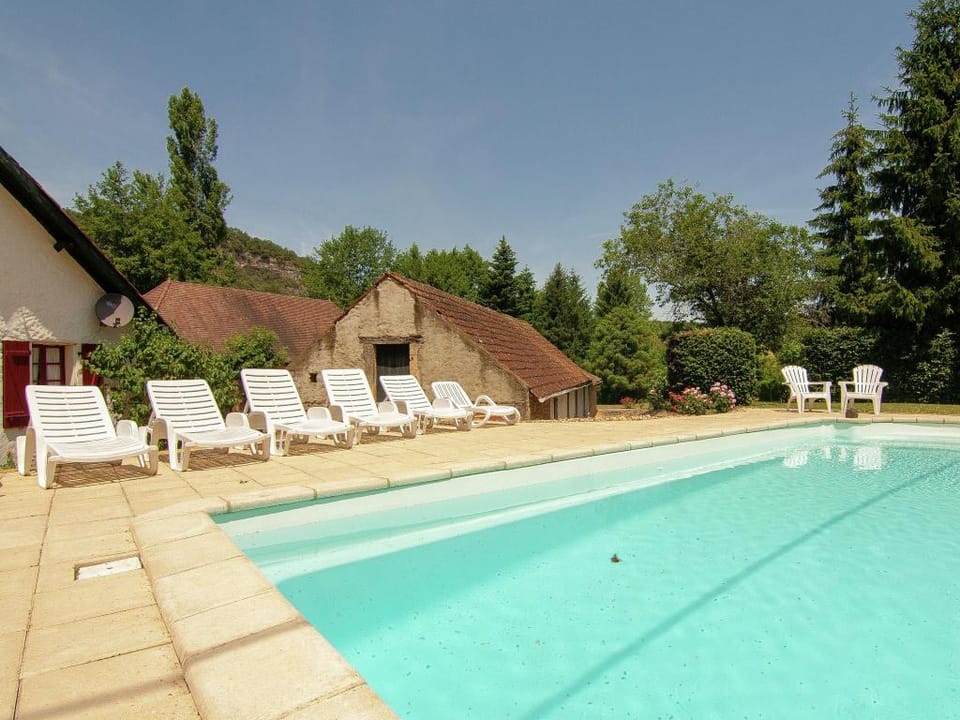 Cottage in Vezac near Forest and Lake Vacation rental in Occitanie