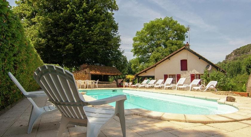 Cottage in Vezac near Forest and Lake Vacation rental in Occitanie