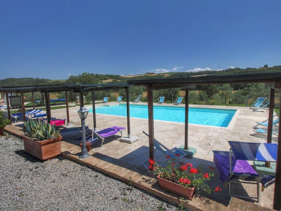 Cottage in Asciano with Pool and Terrace Vacation rental in Tuscany