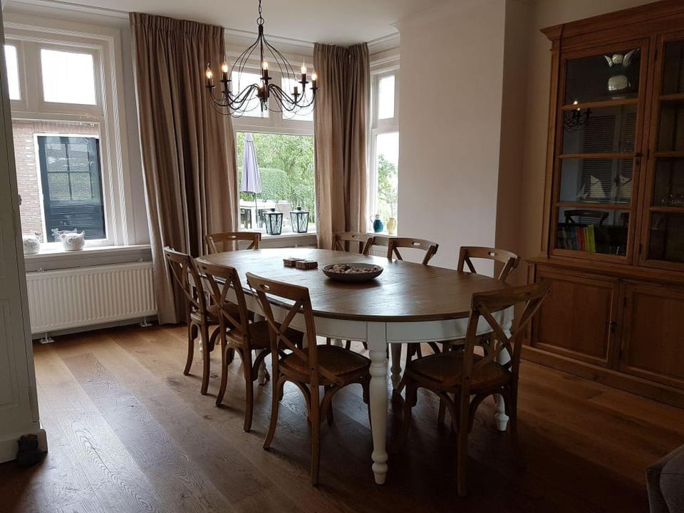 Spacious farmhouse in IJzendijke with garden Vacation rental in Zeeland, Netherlands