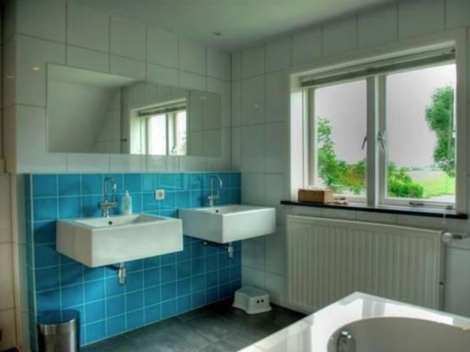 Spacious farmhouse in IJzendijke with garden Vacation rental in Zeeland, Netherlands