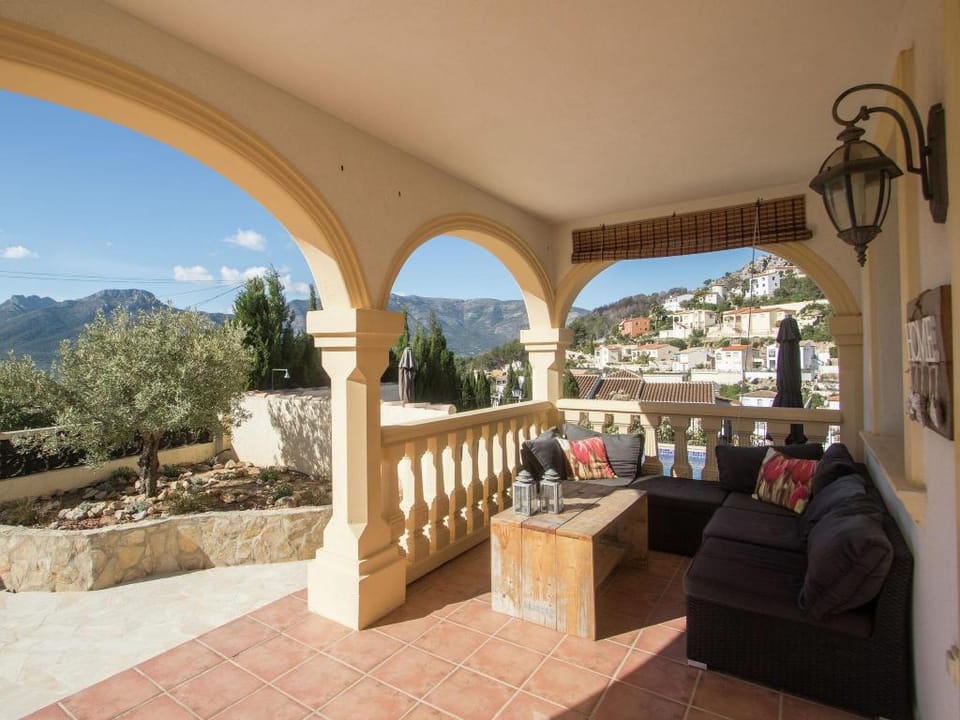 Holiday Home Alcalali with Pool and Valley View Vacation rental in Marina Alta