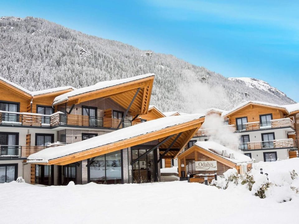 Alpine Escape w Pool  Views Apartment in Chamonix