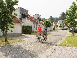 Villa in Arcen with bath and combi microwave Villa in Arcen