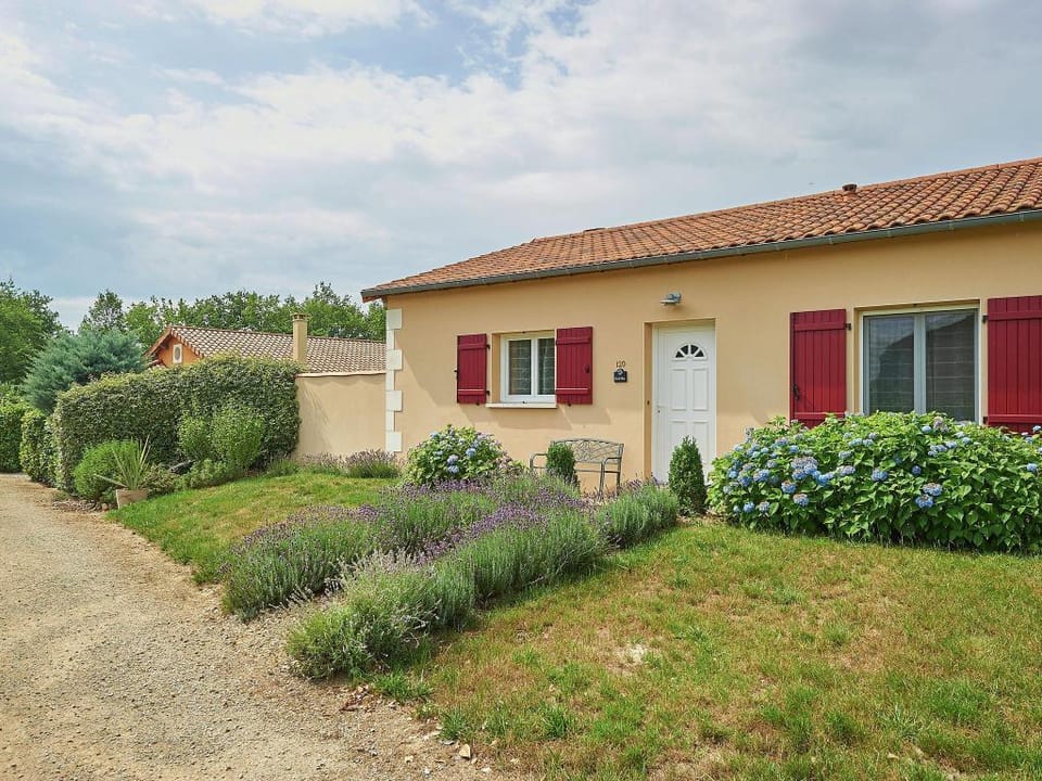 Luxe villa in Les Forges with BBQ Garden Villa in Pays de la Loire