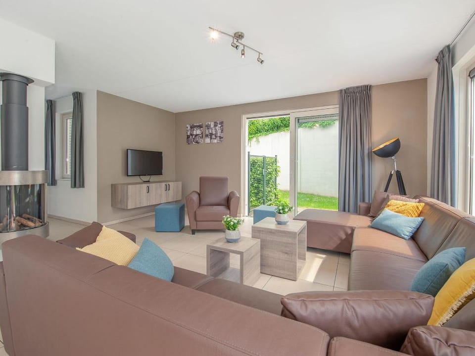 Villa in Arcen with Private Pool  Wellness Villa in Arcen