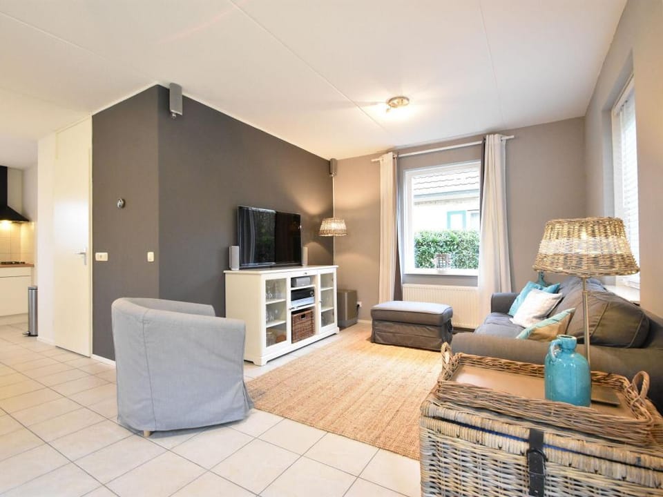 Quaint Holiday Home in Zonnemaire with Roofed Terrace Vacation rental in Zeeland, Netherlands