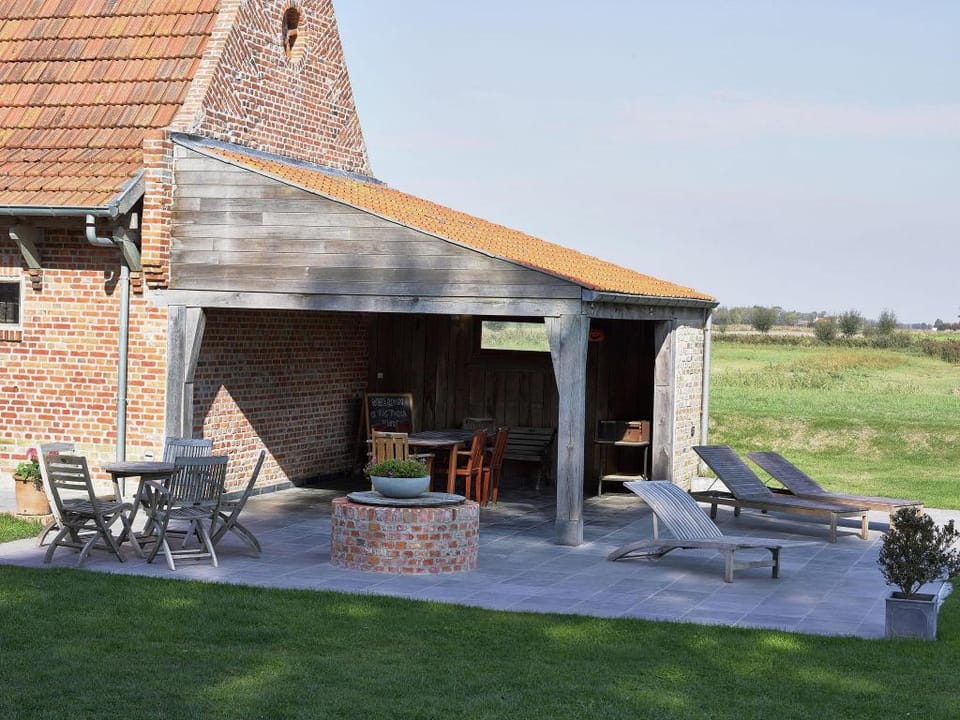 Diksmuide Mansion with Games Vacation rental in Flanders