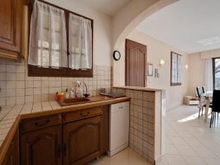Quiet house in Drap with swimming pool Apartment in 06340 La Trinité, France