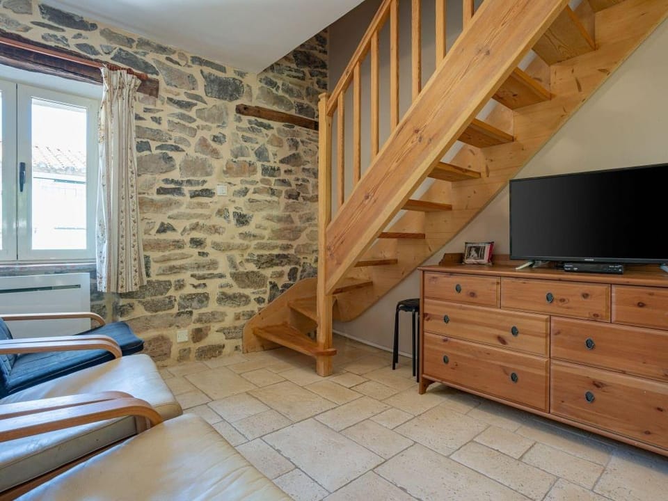 Courry Gem Pool  Charm Vacation rental in Auvergne-Rhône-Alpes
