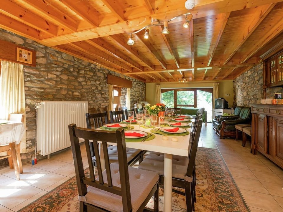 Renovated farmhouse from 1832 with beautiful view of winter sports area Vacation rental in Vielsalm