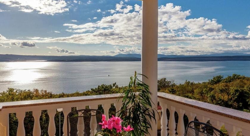 Holiday Home in Croatia with Pool  Forest View Apartment in Primorje-Gorski Kotar County