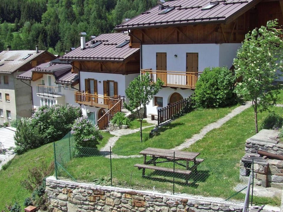 Apartment in Celledizzo near Ski Area Apartment in Province of Brescia