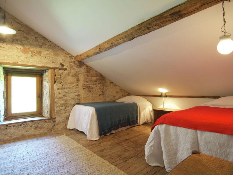 Charming Cottage in Ladignac-le-Long with Garden Vacation rental in Nouvelle-Aquitaine