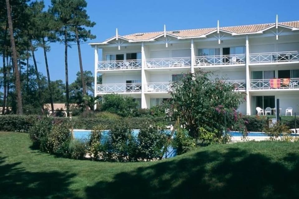 Golfside Apt w Pool Apartment in Moliets-et-Maa