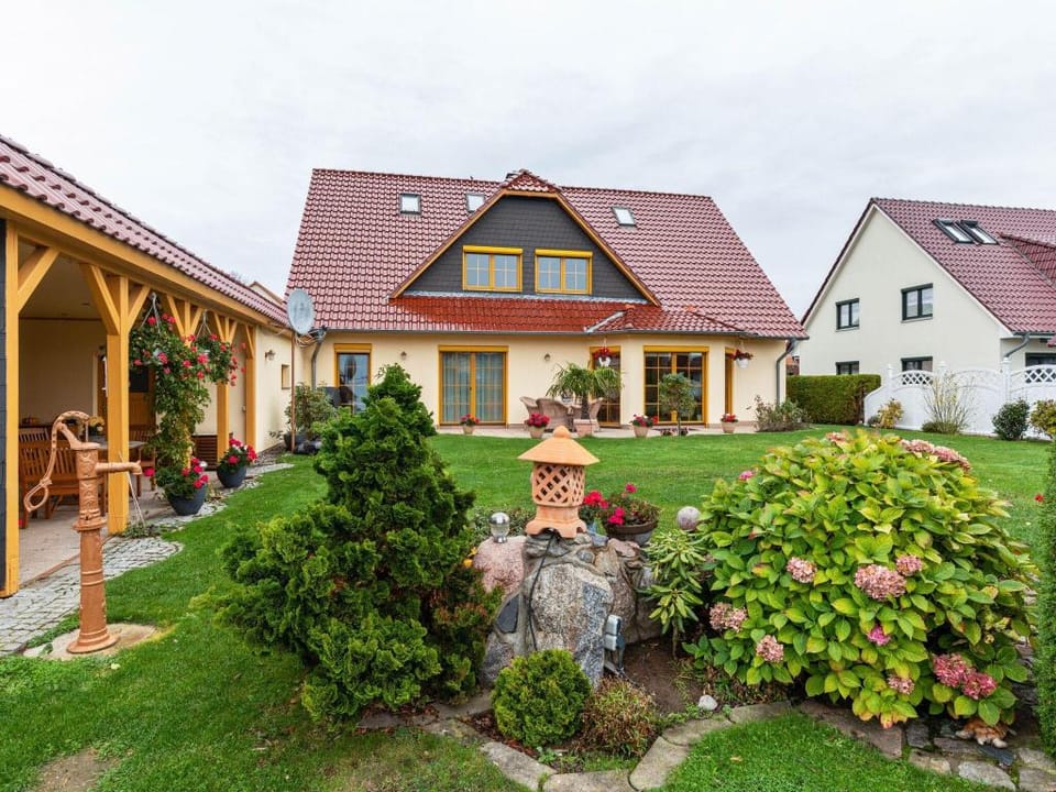 Kuhlungsborn Beachside Haven Apartment in Kühlungsborn