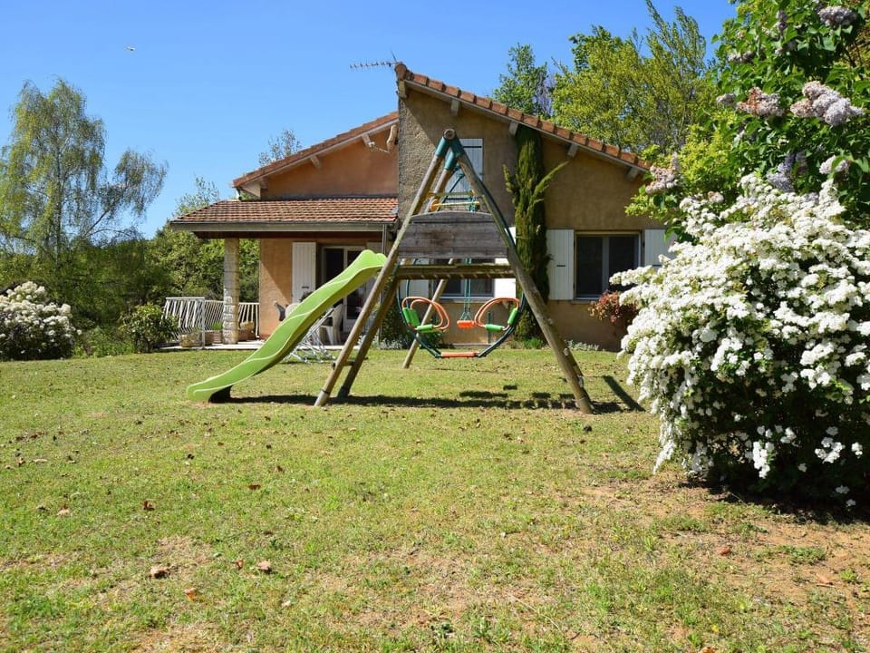 Relaxing Retreat in Bathernay Vacation rental in Auvergne-Rhône-Alpes