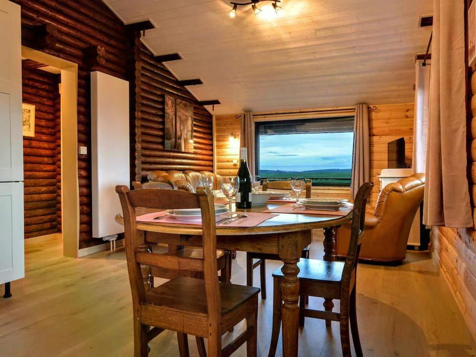 Quiet chalet with panoramic view and fenced garden Vacation rental in Wallonia, Belgium