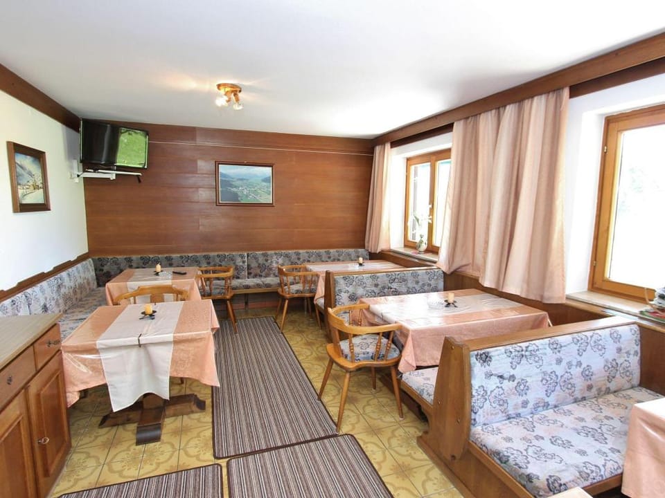 Apartment in Maishofen near Ski Slopes Apartment in Zell am See