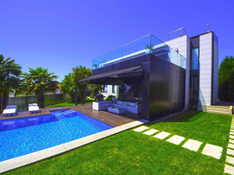 Belvilla by OYO Villa Catro Faros Villa in O Morrazo